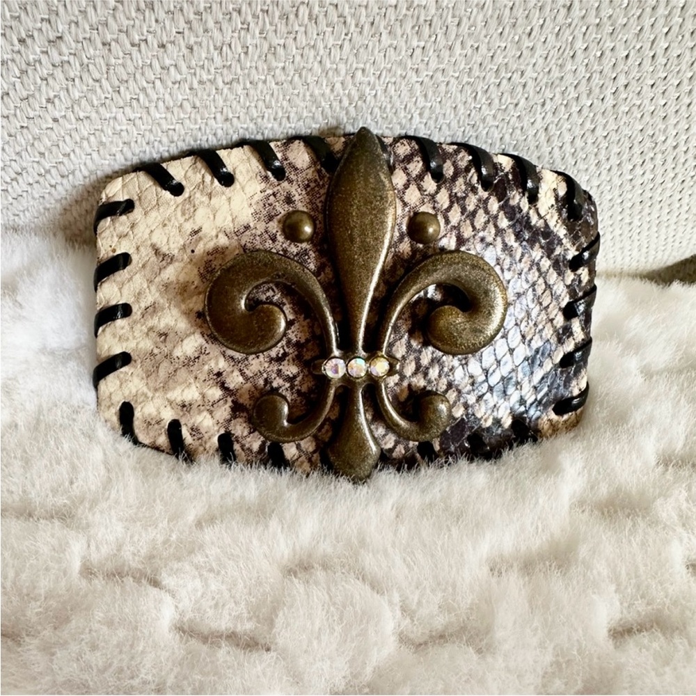 Belt Buckle, Fleur-de-Lis Snakeskin, NWOT